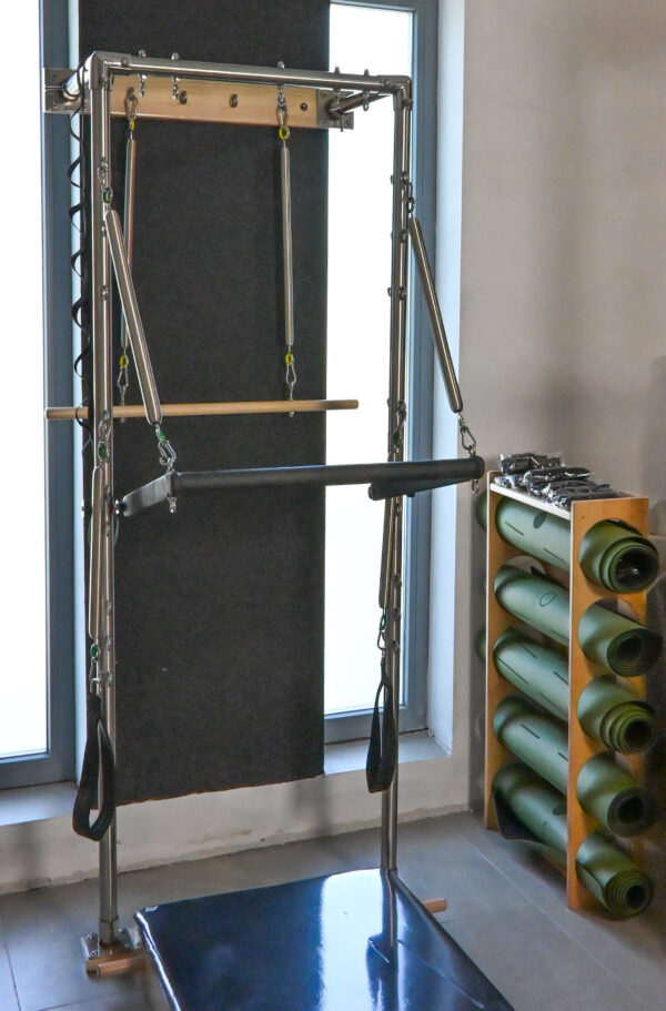 Metalowa wieża pilates z łóżkiem - obrazek 4